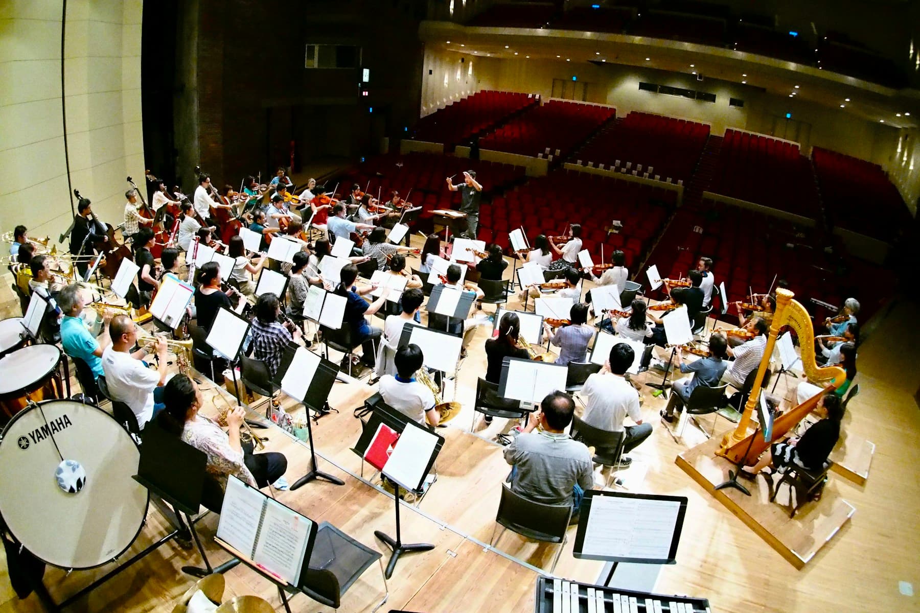日本のオーケストラ。音楽鑑賞のイメージ・実写
